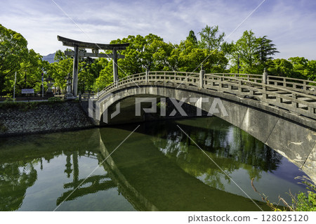 愛媛縣宇和島市宇和島和靈神社、鳥居和神光橋 128025120