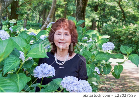 繡球花和高級模特 繡球花和高級模特 128027559