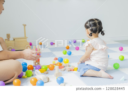 Children playing indoors 128028445