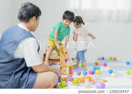 Children playing indoors 128028447