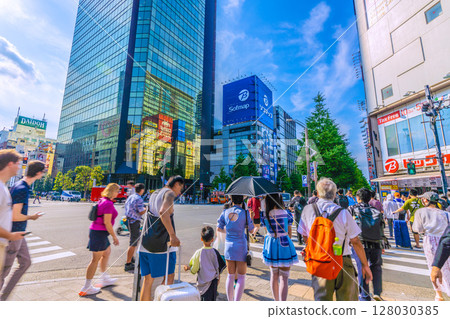 Tokyo cityscape in Japan Upper House election announcement... Midsummer heat... Inbound tourism continues... Akihabara bustling with foreign tourists. Fire engines... Tokyo cityscape in Japan Upper House election announcement... Midsummer heat... Inbound tourism continues... Akihabara bustling with foreign tourists. Fire engines... 128030385