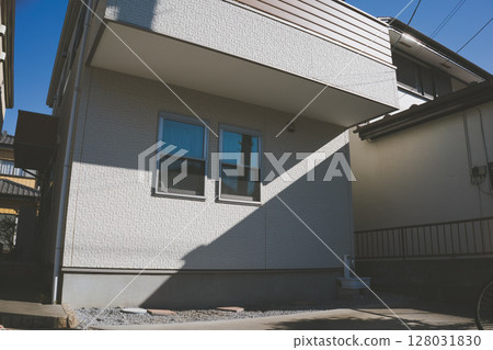 獨立式住宅的外牆 128031830