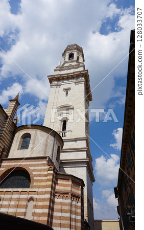 Verona Cathedral of Santa Maria Matricolare in historic centre of Verona town, Italy, Europe. 128033707