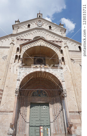 Verona Cathedral of Santa Maria Matricolare in historic centre of Verona town, Italy, Europe. Verona Cathedral of Santa Maria Matricolare in historic centre of Verona town, Italy, Europe. 128033711