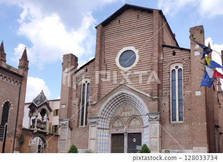 Basilica of Santa Anastasia is an important Catholic place of worship in Verona, Italy. Basilica of Santa Anastasia is an important Catholic place of worship in Verona, Italy. 128033734