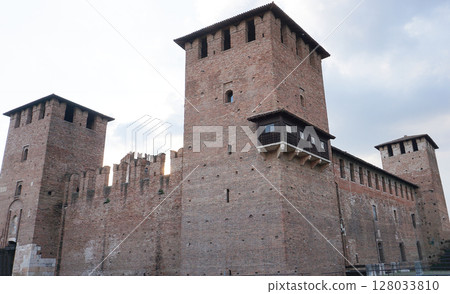 Castelvecchio Old Castle or Scaliger Fortress in Verona, Italy Castelvecchio Old Castle or Scaliger Fortress in Verona, Italy 128033810