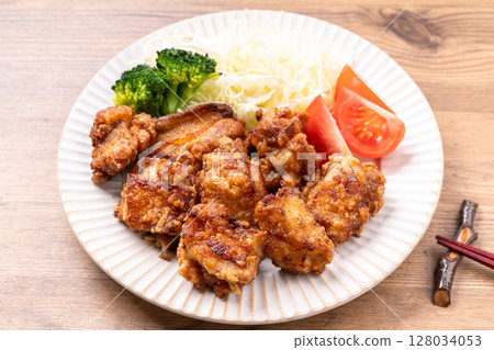炸雞腿（醬油曲味） 128034053