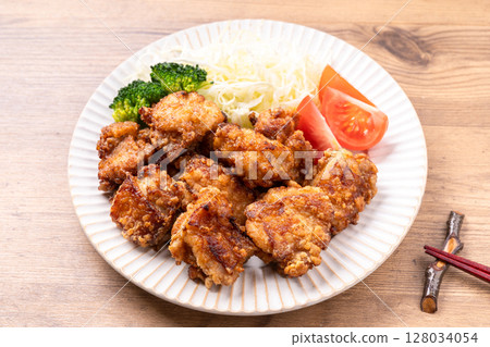 Deep fried chicken thighs (soy sauce and koji flavor) 128034054