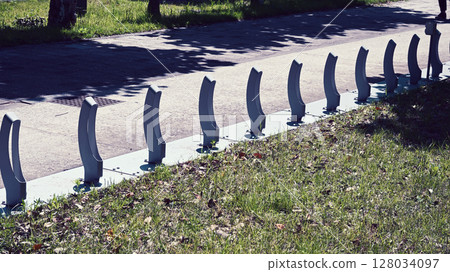 Park's promenade Park's promenade 128034097