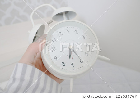 Image to stop the alarm clock Image to stop the alarm clock 128034767