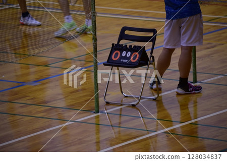 Badminton, umpire, chair 128034837