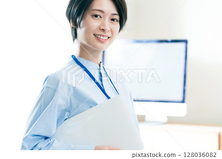 筆記本電腦業務的女人 128036082