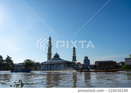 Mosque on Lake Tempe, South Sulawesi, Indonesia at Sunrise Mosque on Lake Tempe, South Sulawesi, Indonesia at Sunrise 128038190