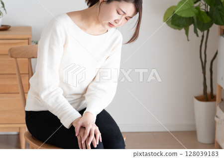 一個沒有膝蓋的女人 128039183