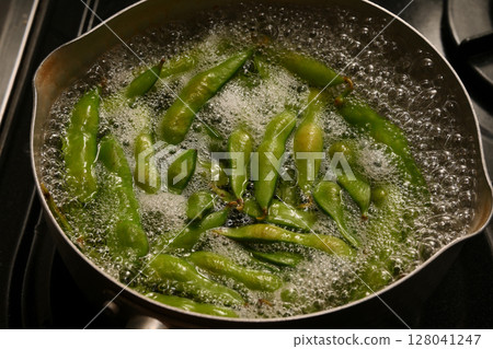 How to boil edamame 128041247