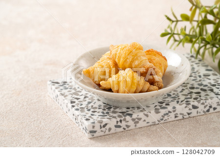 Puff Pastry Croissants Croissants Puff Pastry Croissants Croissants 128042709