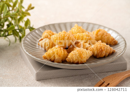 Puff Pastry Croissants Croissants Puff Pastry Croissants Croissants 128042711
