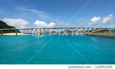 海上的一座橋 海上的一座橋 128042800