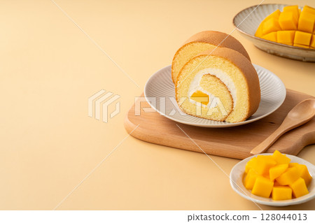 mango swiss roll swiss roll raw milk roll cake roll fruit mango roll cake マンゴー Roll Keki mango swiss roll swiss roll raw milk roll cake roll fruit mango roll cake マンゴー Roll Keki 128044013
