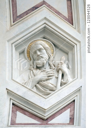 Apostle, relief on the facade of Basilica of Santa Croce (Basilica of the Holy Cross) - famous Franciscan church in Florence, Italy Apostle, relief on the facade of Basilica of Santa Croce (Basilica of the Holy Cross) - famous Franciscan church in Florence, Italy 128044526
