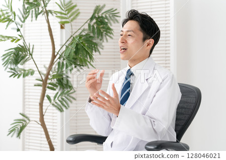 Men in white coats, medical 128046021
