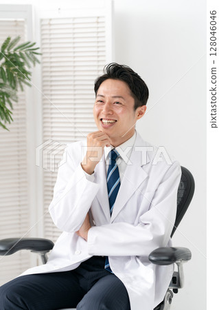 Men in white coats, medical Men in white coats, medical 128046046