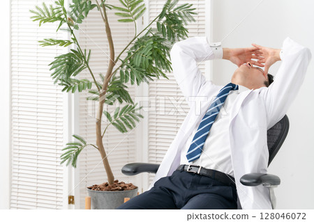 穿白大褂的男人，醫療，疲倦，疲勞 128046072