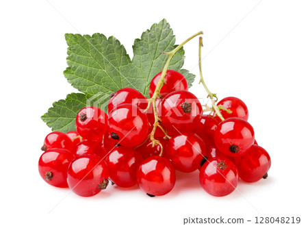 Pile of red currants with a leaf close-up on a white background. Isolated 128048219