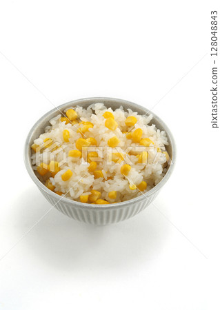 看起來很美味的玉米飯 128048843