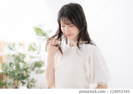 女性的頭髮護理 女性的頭髮護理 128055345