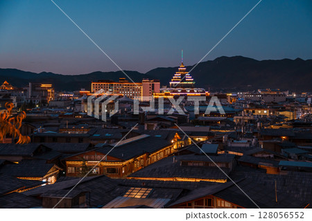 Vibrant Dusk Over Dukezong Ancient Town in Shangri-La, China 128056552