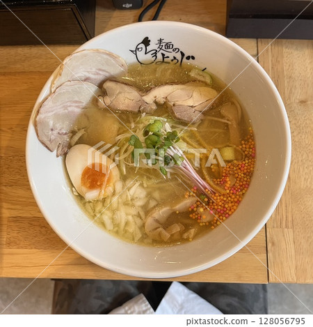 麵條 Yoji 鹽拉麵 麵條 Yoji 鹽拉麵 128056795