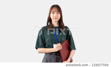 帶活頁夾的女人/女商人 128057569