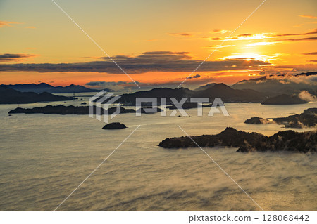 The view from Fudekageyama Observatory, a famous spot for sea fog in the Seto Inland Sea 128068442