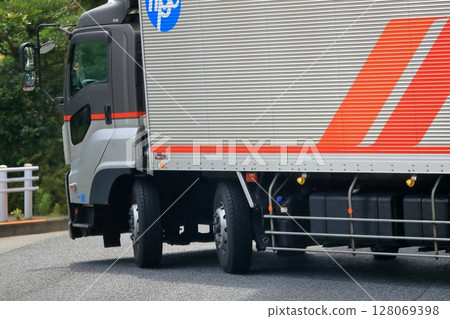 卡車右轉 卡車右轉 128069398