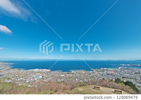 [Overlooking Shikokuchuo City from the observatory] Sangawa-cho, Shikokuchuo City, Ehime Prefecture 128069478