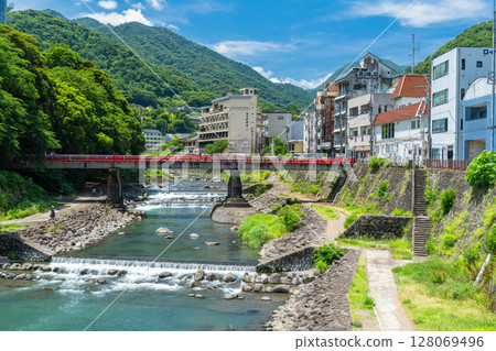 Kanagawa Prefecture: Hakone Yumoto hot spring town 128069496