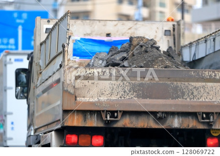 Dump truck Dump truck 128069722