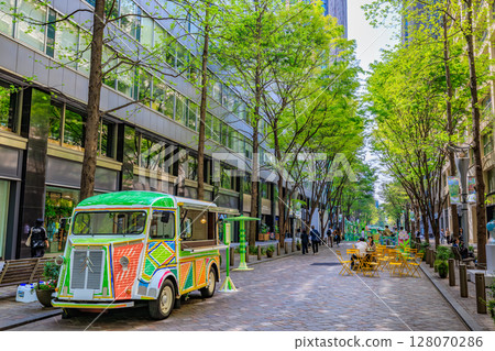 Tokyo Chiyoda Ward Marunouchi cityscape Marunouchi Nakadori 128070286