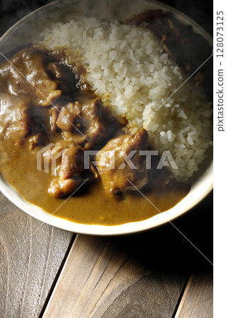 辣味雞肉咖哩,配雞塊 辣味雞肉咖哩,配雞塊 128073125