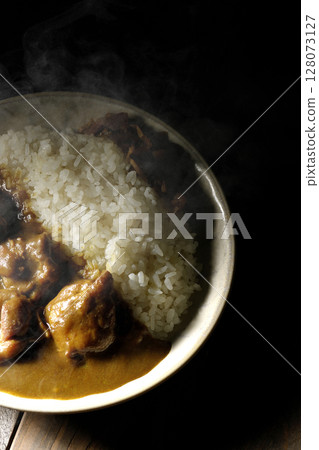 辣味雞肉咖哩,配雞塊 辣味雞肉咖哩,配雞塊 128073127