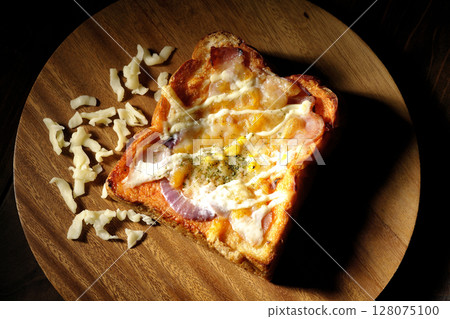 Pizza toast Pizza toast 128075100