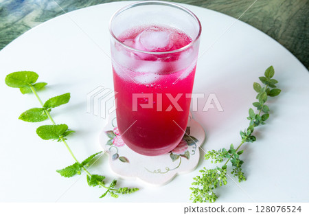 Refreshing homemade shiso juice in midsummer 128076524