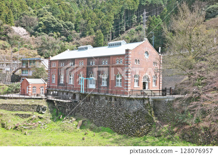 [Minetopia Besshi (former Hadeba Hydroelectric Power Plant)] Tachikawacho, Niihama City, Ehime Prefecture 128076957