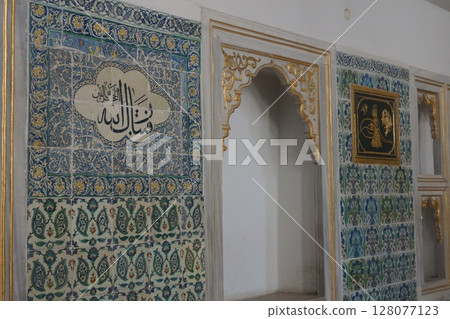 Iznik tiles on the interior wall of Topkapi Palace, Istanbul, Turkey Iznik tiles on the interior wall of Topkapi Palace, Istanbul, Turkey 128077123