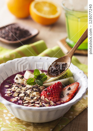 Cacao nibs/pitaya bowl Cacao nibs/pitaya bowl 128077240