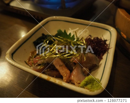 福岡特產芝麻鯖魚的日式小菜（居酒屋料理） 128077271