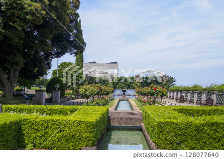 義大利山地花園的夏天 128077640