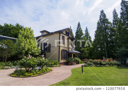 義大利山地花園的夏天 128077658