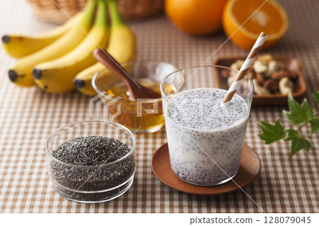 Chia seed drink / milk & honey Chia seed drink / milk & honey 128079045